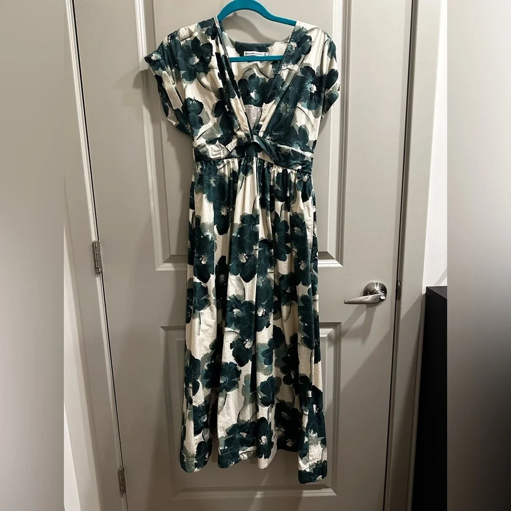 Abercrombie & Fitch Dark Green and Cream Floral Maxi Dress